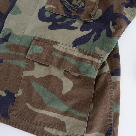 Authentic U.S. Air Forces in Europe Green Black Brown Camo Button Up Jacket - Picture 6 of 13